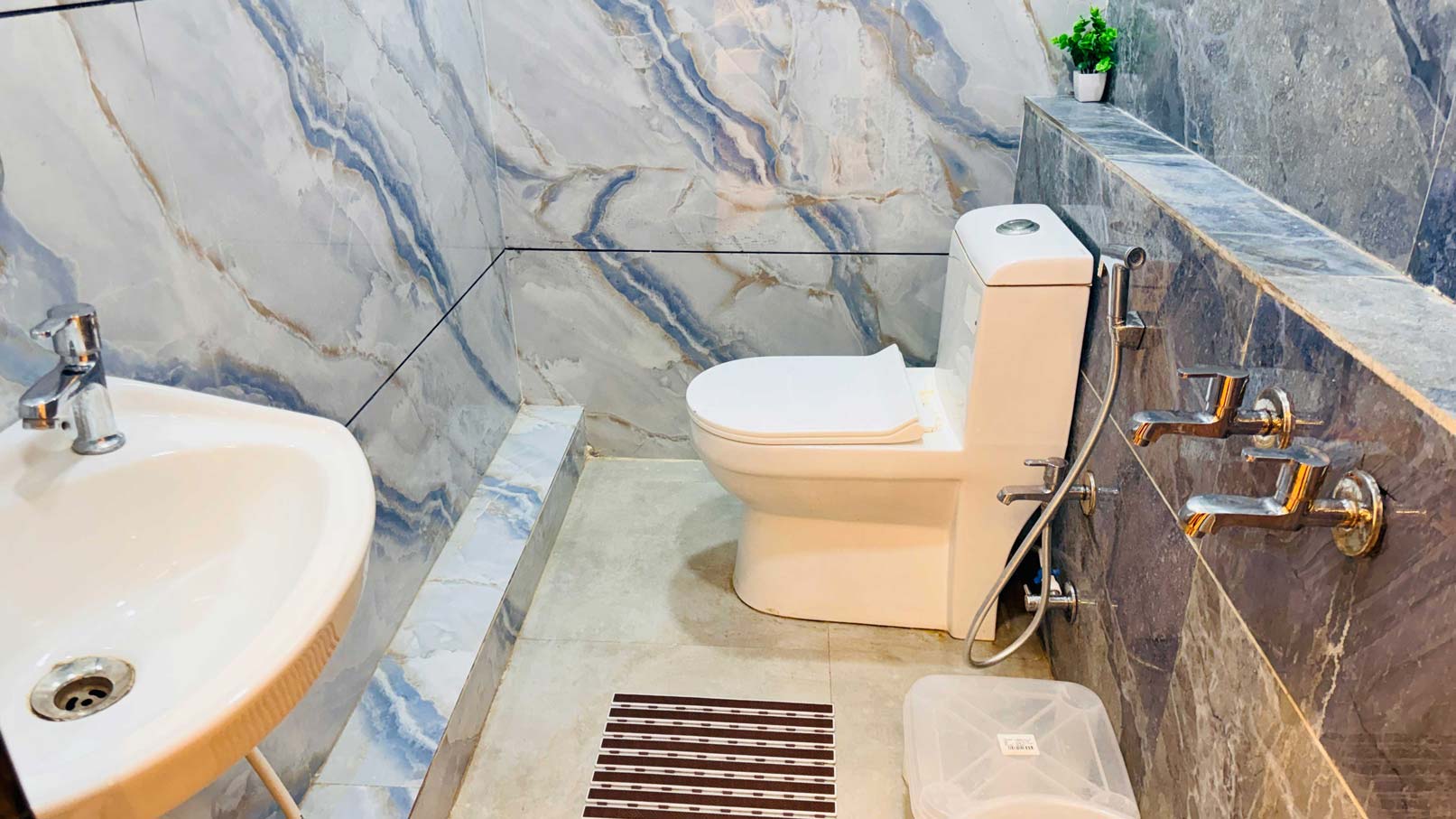 Grand Family Suite - Bathroom